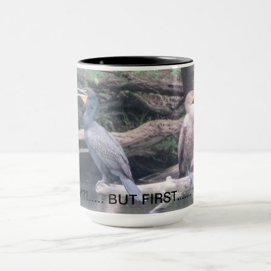 鵜の鳥のカップルと大きなコーヒーマグ マグカップ (中央)