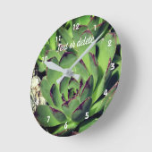 鶏とひよこの庭の多肉パーソナライズされた類 ラウンド壁時計 (傾斜)