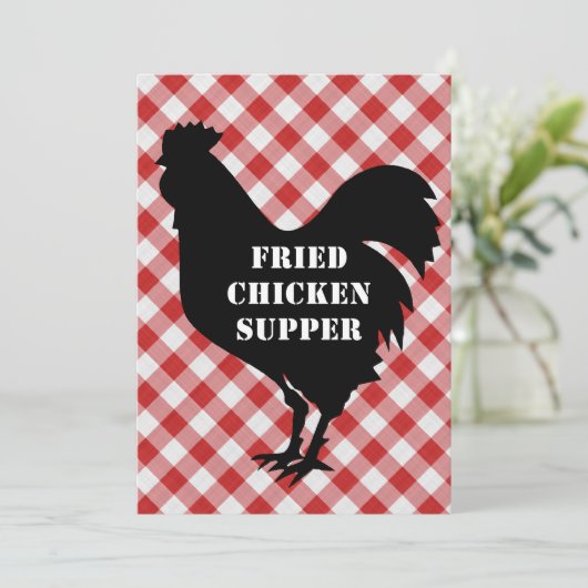 鶏のサイロ、赤く及び白い点検の布によって揚げられている夕食 招待状 (スタンド正面)