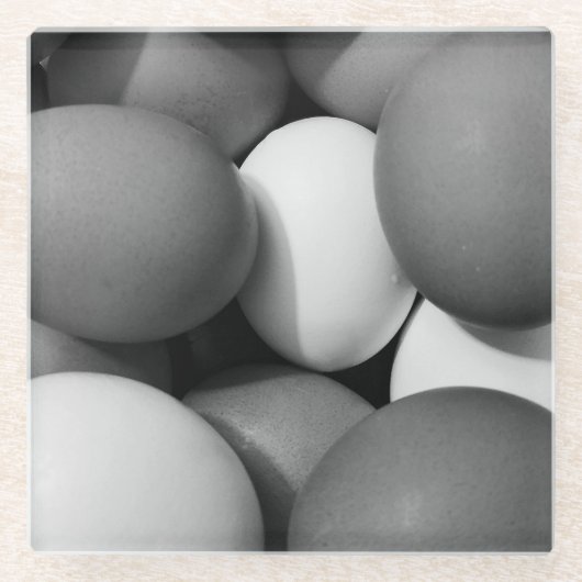 鶏の卵（白と黒） ガラスコースター (正面)