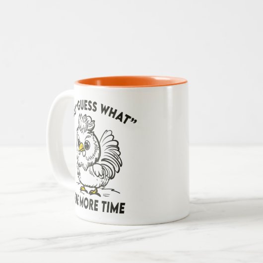 鶏の漫画おもしろい怒は、どのような鶏のユーモアを推測 ツートーンマグカップ (正面左)