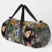 鶏の鳥屋の写真コラージュ ダッフルバッグ (右コーナー)