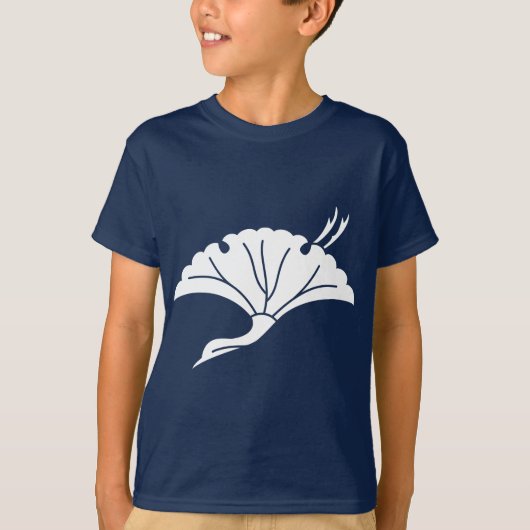 鶴の形をした銀杏の葉 Tシャツ (正面)
