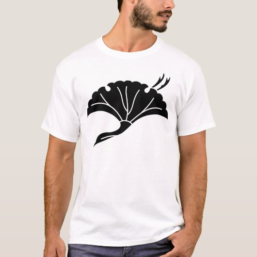 鶴の形をした銀杏の葉 Tシャツ (正面)