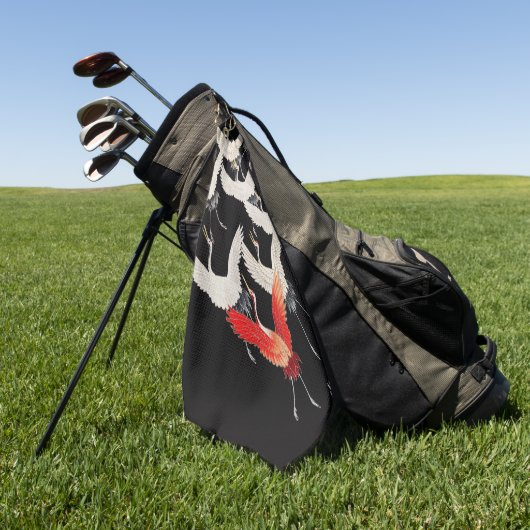 鶴飛んでいる:鳥日本のの着物アート ゴルフタオル (グリーン)