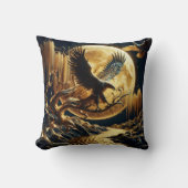 鷲が満月の下の枝に止まった クッション (正面)