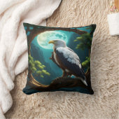 鷲が満月の夜の下の枝に止まった クッション (ブランケット)