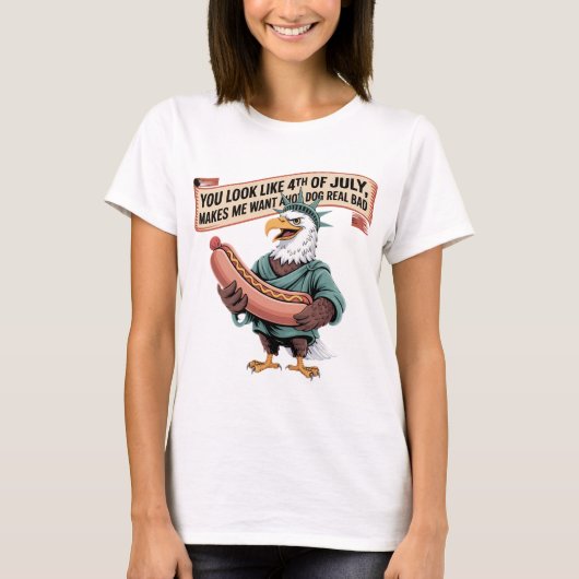 鷲の像ホットドッグ7月4日ユーモア Tシャツ (正面)