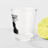 鹿おもしろい狩りシーズンズ夫の妻かわいい引用文 ショットグラス (右)