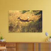 鹿が畑を飛び回った キャンバスプリント (インサイチュ (リビング))