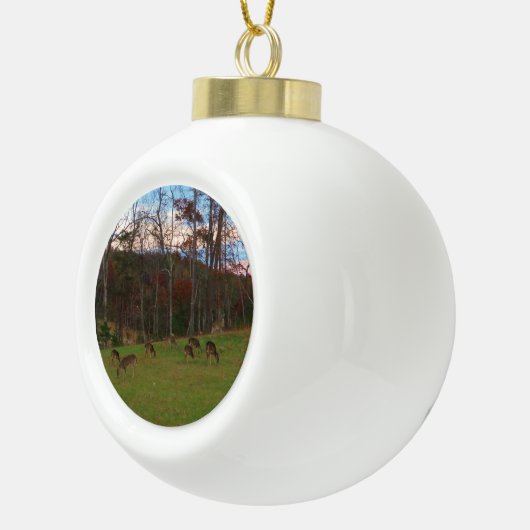 鹿とピンクのサンセットのフィールド セラミックボールオーナメント (右)