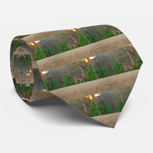 鹿と松の木を飼う ネクタイ (ロール)