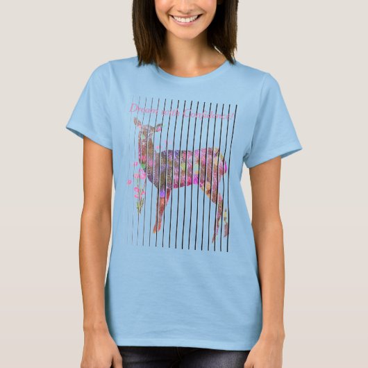 鹿と花のデザインで夢をカスタマイズ。誕生日おめでとう美しい人 Tシャツ (正面)