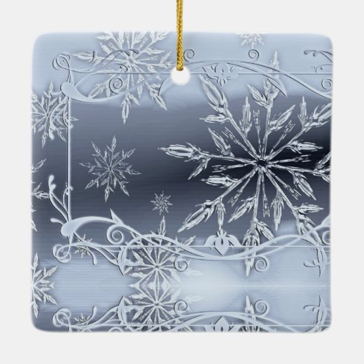 鹿と雪片が咲く冬のワンダーランド セラミックオーナメント (裏面)