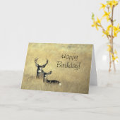 鹿と〔雄ジカの〕枝角ハッピーバースデー日 カード (黄色い花)