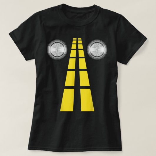 鹿のヘッドライトと道路標識カップルの衣装 Tシャツ (デザイン正面)
