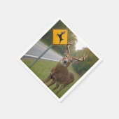 鹿の交雑サインでポーズをとる大きなバック スタンダードカクテルナプキン (角)