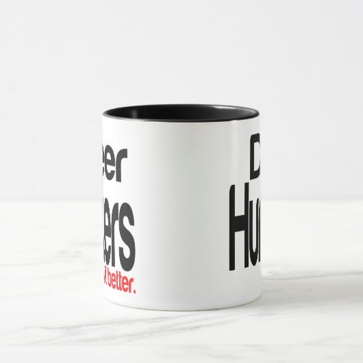 鹿の猟師の仕業だ マグカップ (中央)