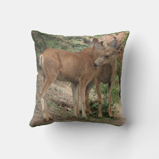 鹿の群れ クッション (裏面)