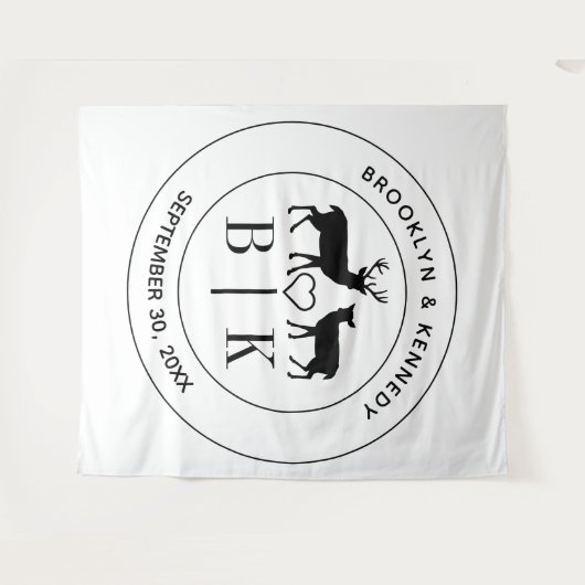 鹿モノグラム素朴カントリー結婚式のカップル名 タペストリー (正面(横))