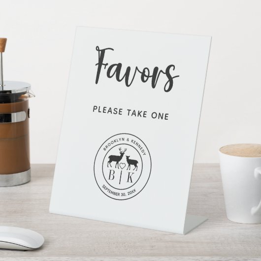鹿モノグラム素朴結婚式の引き出物が1つ 台座サイン (インサイチュ)