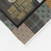 鹿狩りは狩人にクリスマスプレゼントを贈る フリースブランケット (角)