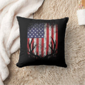 鹿狩りアメリカ国旗ホワイトテールバック〔雄ジカの〕枝角 クッション (ブランケット)