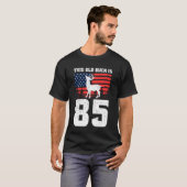 鹿狩り 85歳の誕生日パーティーハット 老いた雄鹿の狩猟 Tシャツ (正面フル)