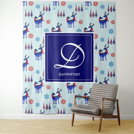 鹿、クリスマスツリー、モノグラム付き雪片 タペストリー (インサイチュ)