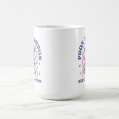 麻薬保ではないレトロの上で落ち着いてパグ コーヒーマグカップ (中央)