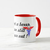 麻酔は医者のしゃれのおもしろマグカップをノックアウトします マグカップ (正面右)