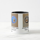 麻酔士はそれらちょうど使い果たしますガスを死にません マグカップ (中央)