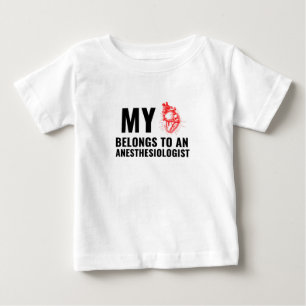 麻酔科医おもしろいハート ベビーTシャツ