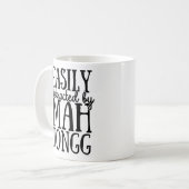 麻雀に簡単に気を取られおもしろいる コーヒーマグカップ (正面左)