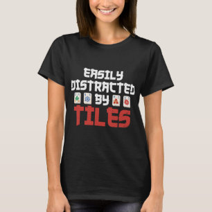 麻雀のネのためのタイルデザインに簡単に気を取られる Tシャツ