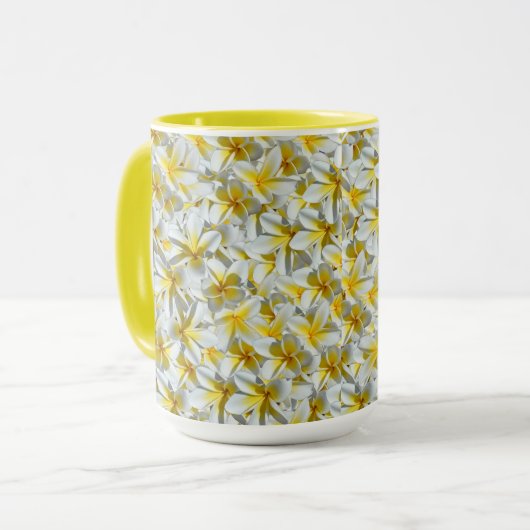 黄かわいらし色と白のフランギパニの花 マグカップ (正面左)