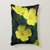 黄かわいらし色の紫の花  アクセントクッション (正面(垂直))