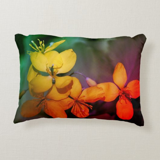 黄かわいらし色の野の花抽象芸術 アクセントクッション (裏面)