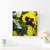 黄と茶のヒナギク スクエア壁時計 (ホーム)