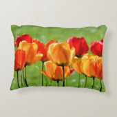 黄と赤のチューリップ アクセントクッション (裏面)