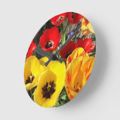 黄と赤のチューリップ  ラウンド壁時計 (傾斜)