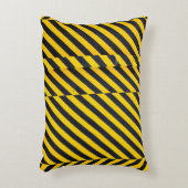 黄と黒の織ストライプの物 アクセントクッション (正面(垂直))