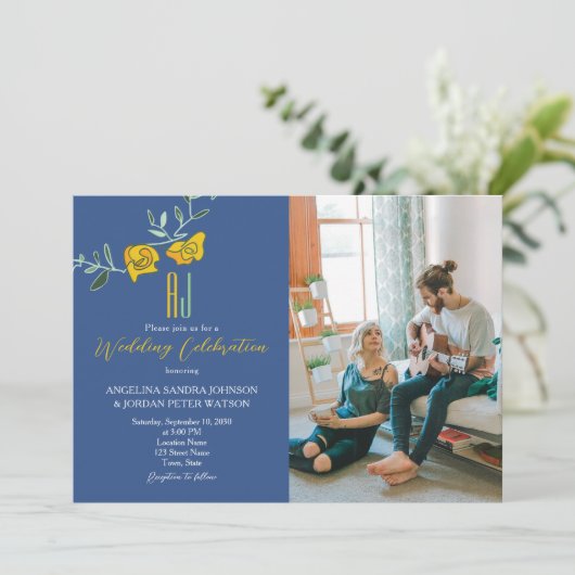 黄はっきりした色ネイビーブルーモノグラム結婚写真 招待状 (スタンド正面)