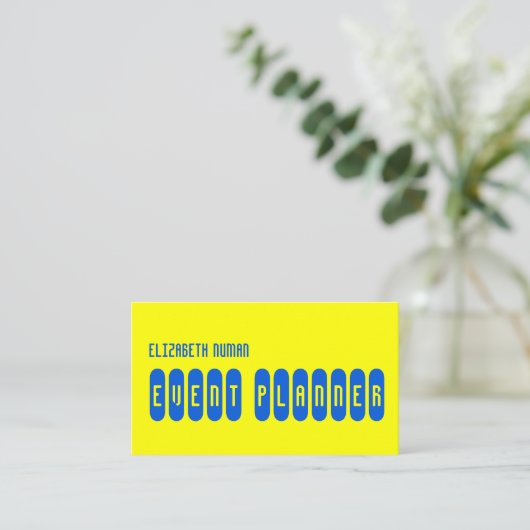 黄クール色・青タイポグラフィ 名刺 (スタンド正面)