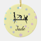 黄パーソナライズされた体操オーナメント セラミックオーナメント (正面)