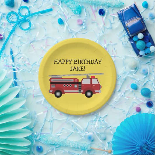黄パーソナライズされた赤消防車の誕生日パーティー ペーパープレート (パーティー)