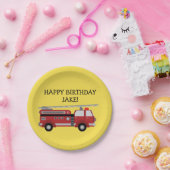 黄パーソナライズされた赤消防車の誕生日パーティー ペーパープレート (パーティー)