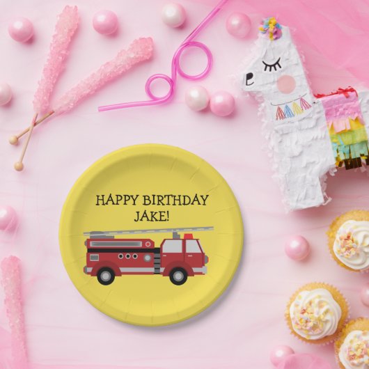 黄パーソナライズされた赤消防車の誕生日パーティー ペーパープレート (パーティー)