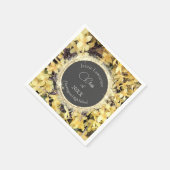 黄フローラ輝パーソナライズされた学院 スタンダードカクテルナプキン (角)