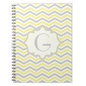 黄モダン色、灰色、アイボリーのシェブロンのパタカスタムーン ノートブック (正面)